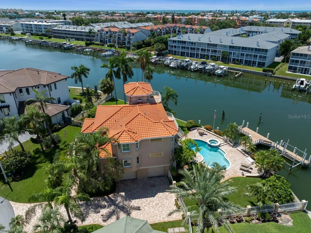205 6TH STREET E Tierra Verde, FL 33715