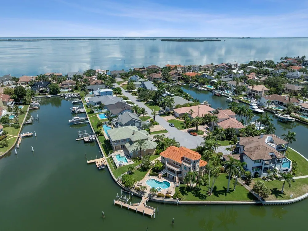 205 6TH STREET E Tierra Verde, FL 33715
