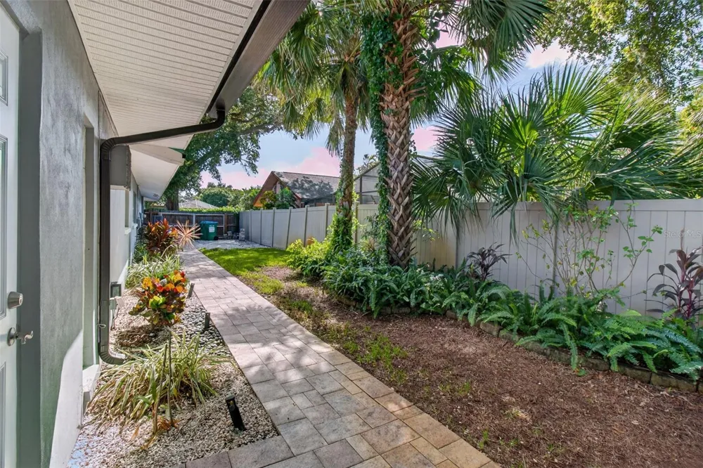 10588 139TH WAY Largo, FL 33774