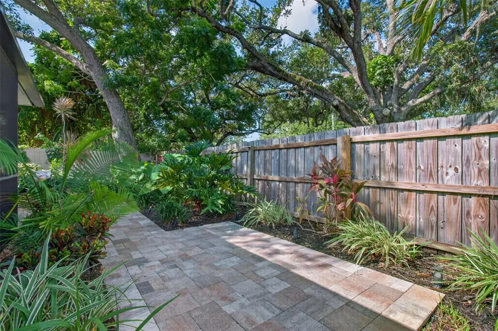 10588 139TH WAY Largo, FL 33774