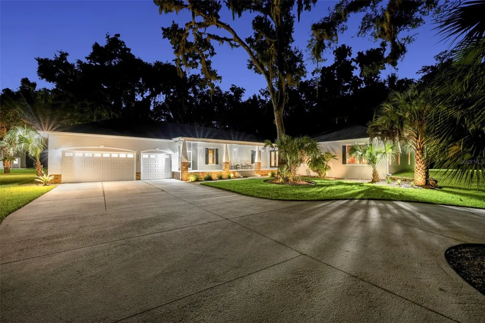 24201 OAKS BOULEVARD Land O Lakes, FL 34639