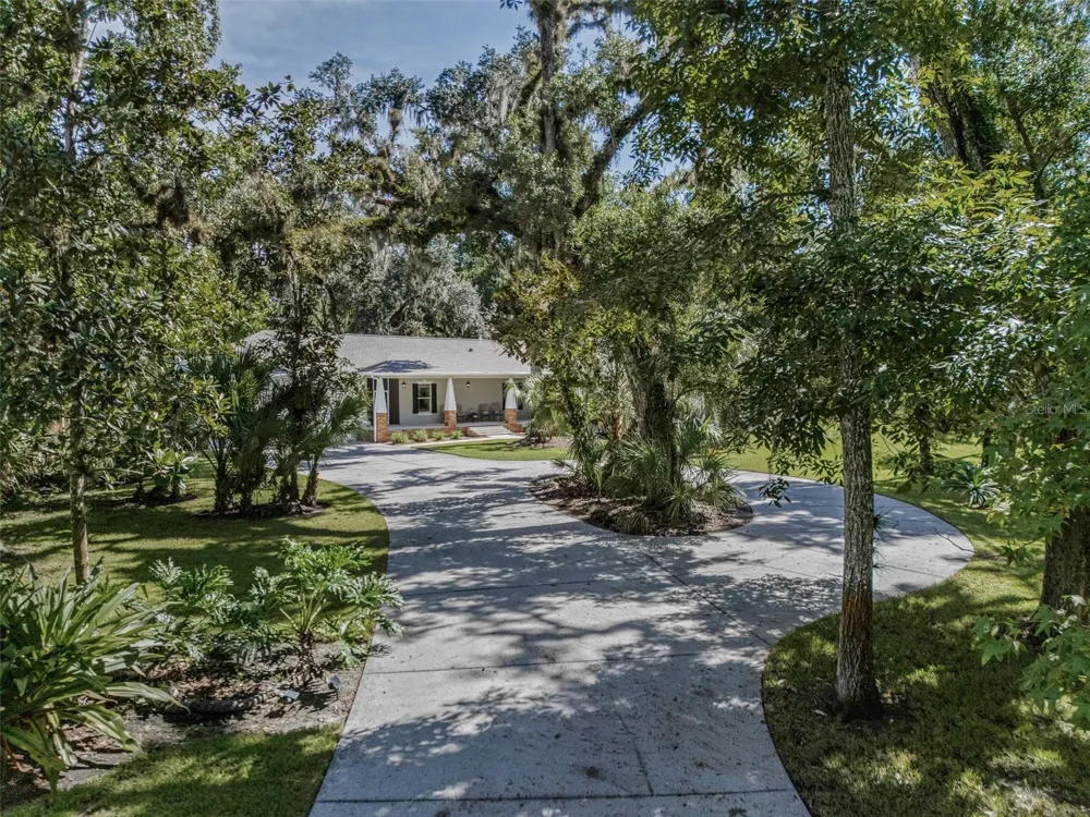 24201 OAKS BOULEVARD Land O Lakes, FL 34639