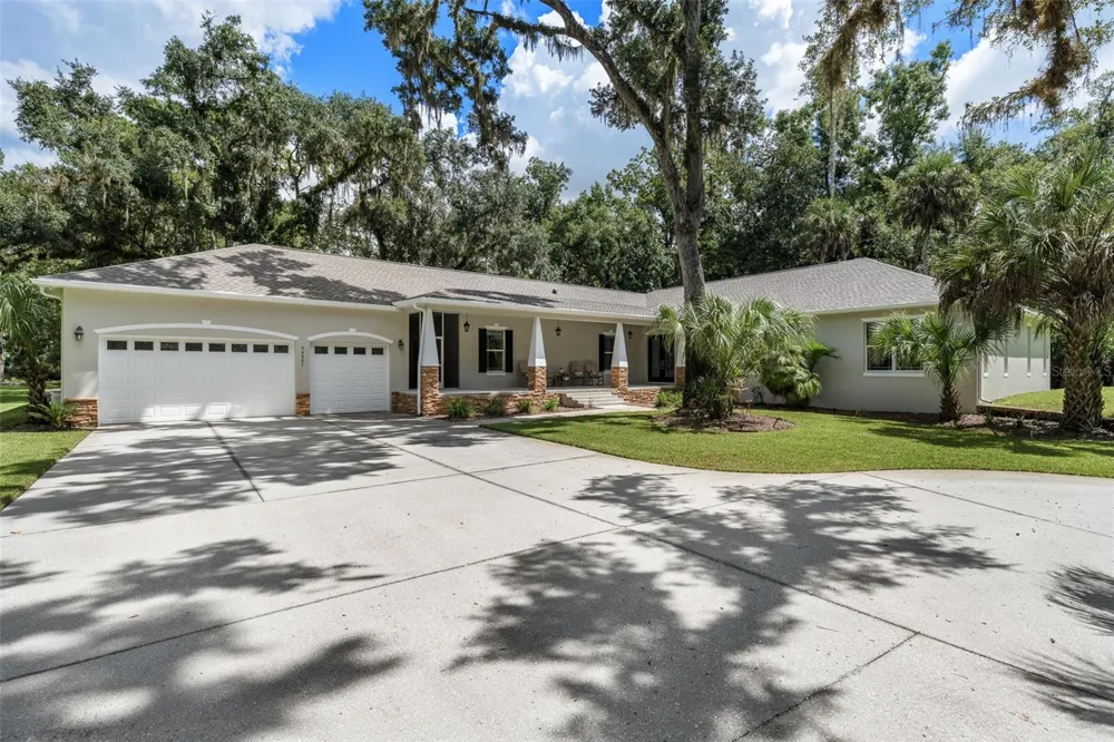 24201 OAKS BOULEVARD Land O Lakes, FL 34639