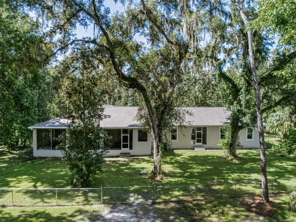 24201 OAKS BOULEVARD Land O Lakes, FL 34639