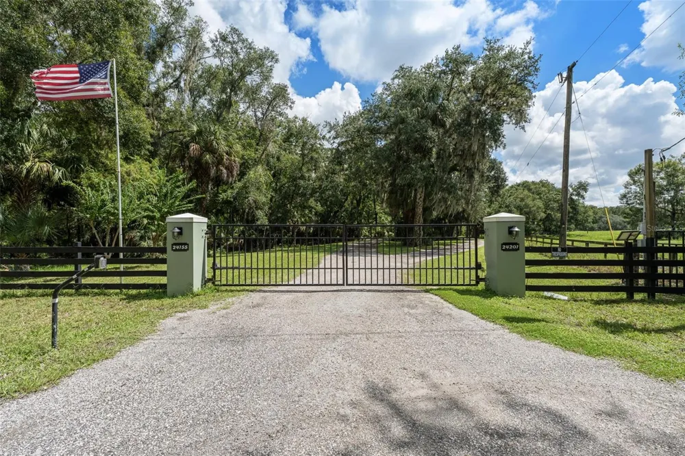 24201 OAKS BOULEVARD Land O Lakes, FL 34639