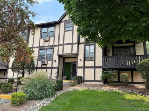 931 Sierra Vista Lane