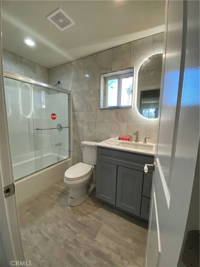 1727 W Santa Ana Boulevard Santa Ana, CA 92703