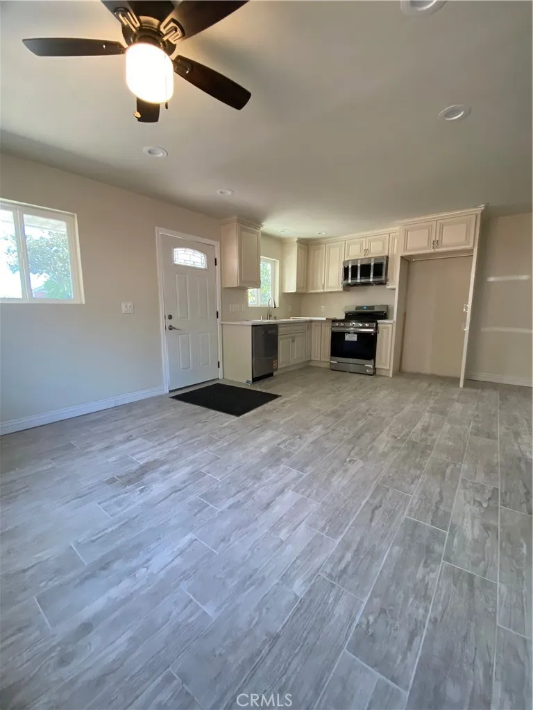 1727 W Santa Ana Boulevard Santa Ana, CA 92703