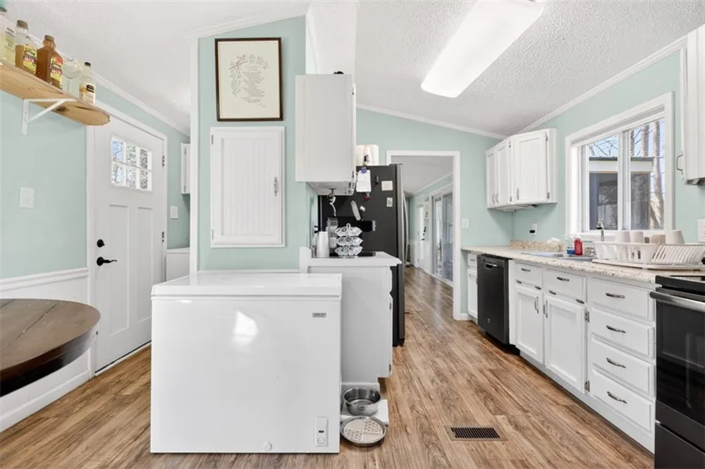 5520 Mount Shores Circle Gainesville, GA 30506