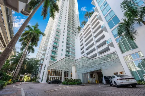 31 SE 5th St #409