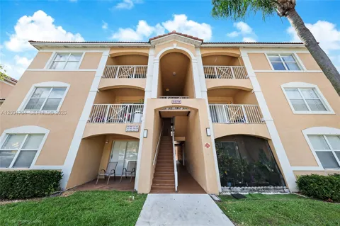 5570 NW 61st St #930