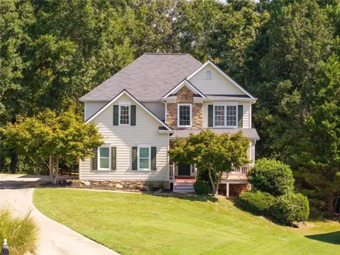 211 Sweetbriar Lane