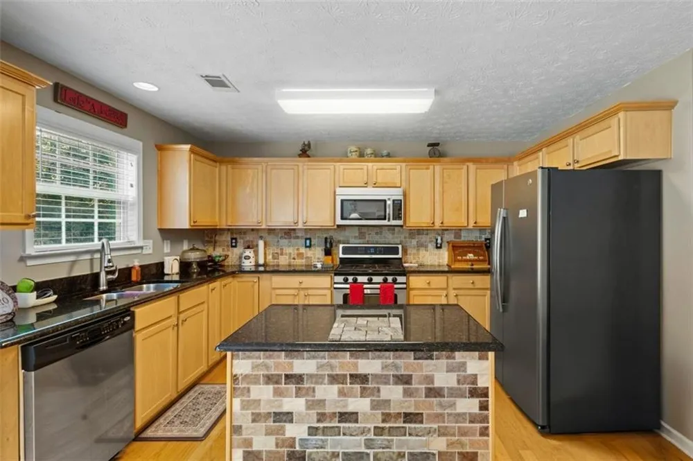 1138 Mitford Lane Dacula, GA 30019