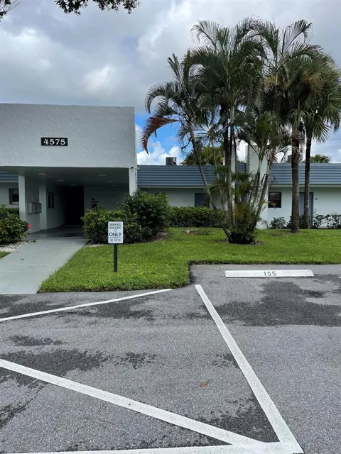 4575 Lucerne Lakes Boulevard W #105