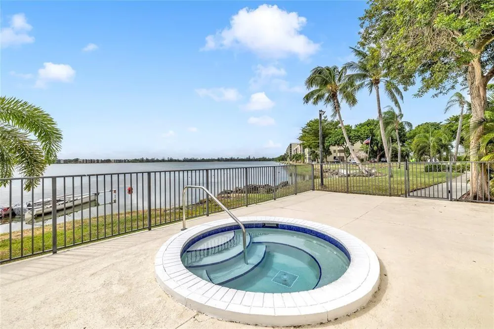 118 Lake Emerald Drive #103 Oakland Park, FL 33309