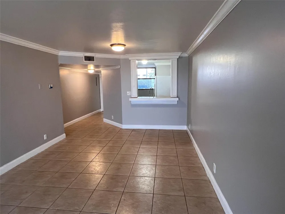 118 Lake Emerald Drive #103 Oakland Park, FL 33309