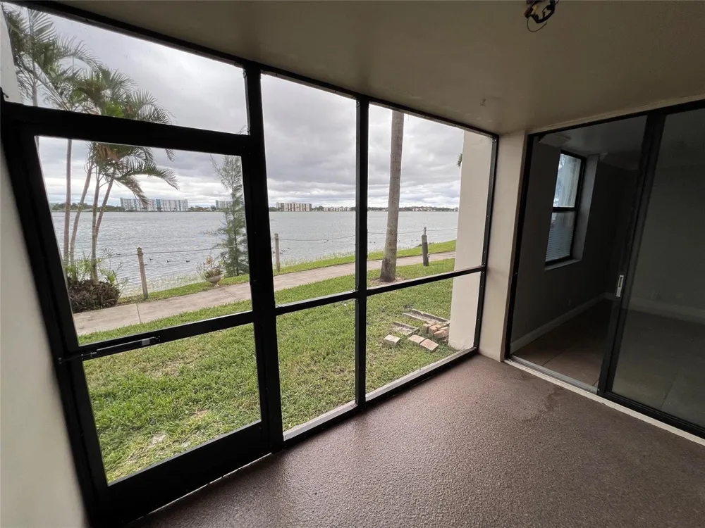 118 Lake Emerald Drive #103 Oakland Park, FL 33309