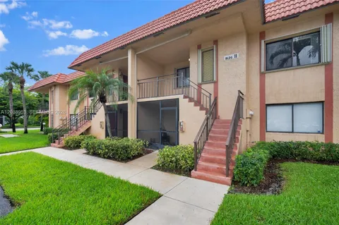 150 Lakeview Dr #203