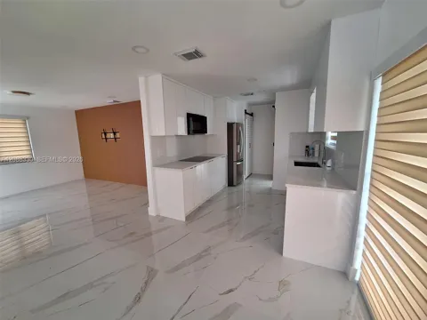 432 NW 15th St
