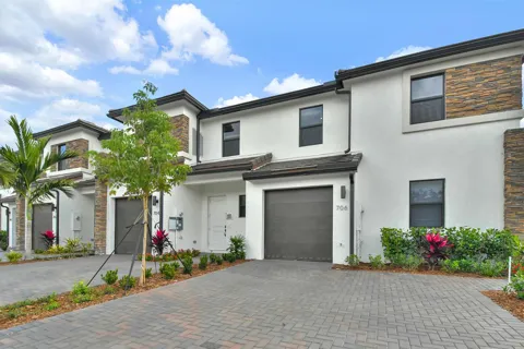 708 Del Vista Road