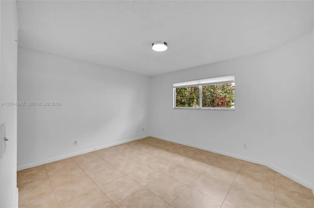 3453 NW 44th St #107 Oakland Park, FL 33309
