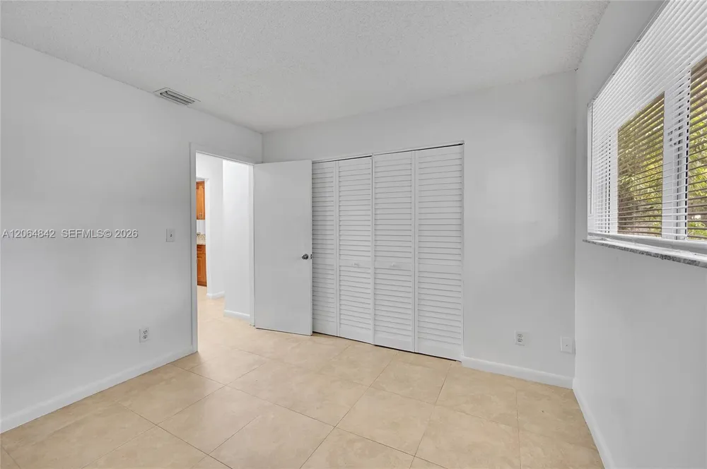 3453 NW 44th St #107 Oakland Park, FL 33309