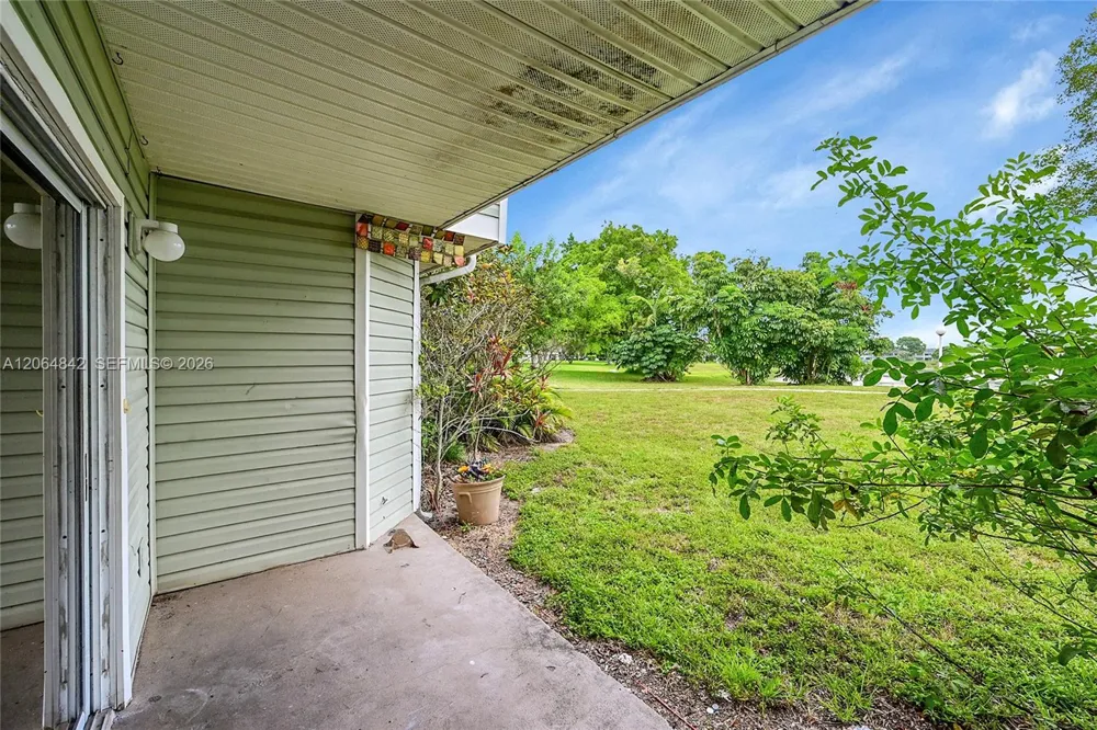 3453 NW 44th St #107 Oakland Park, FL 33309