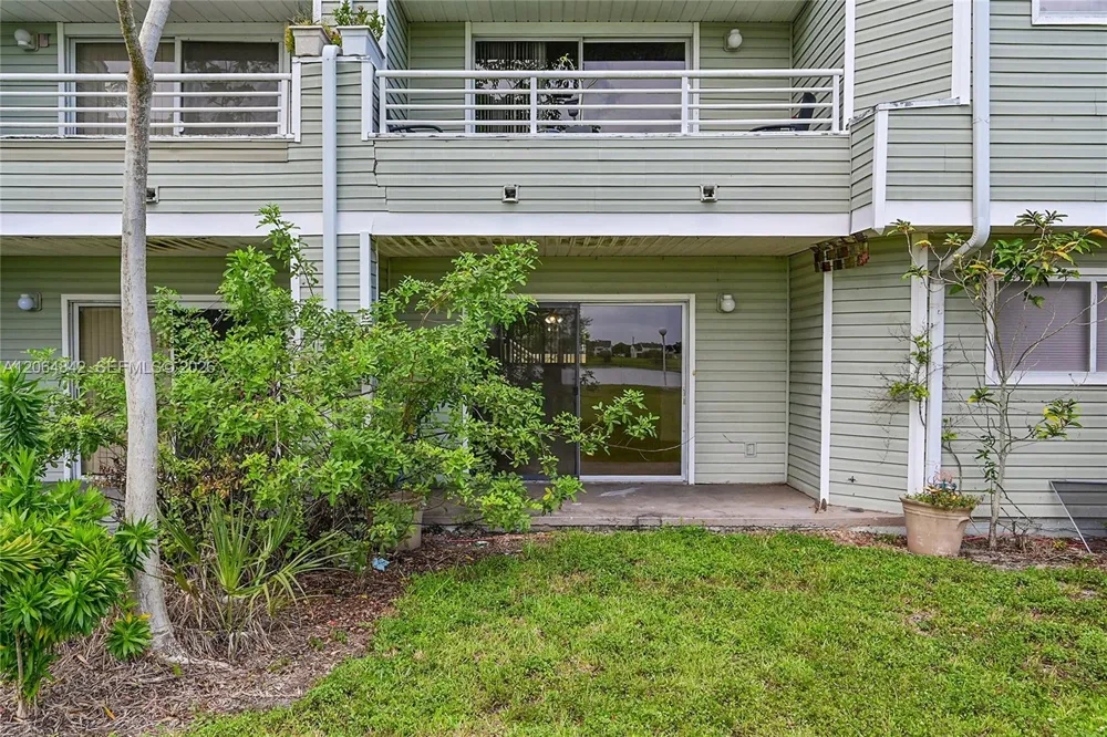 3453 NW 44th St #107 Oakland Park, FL 33309