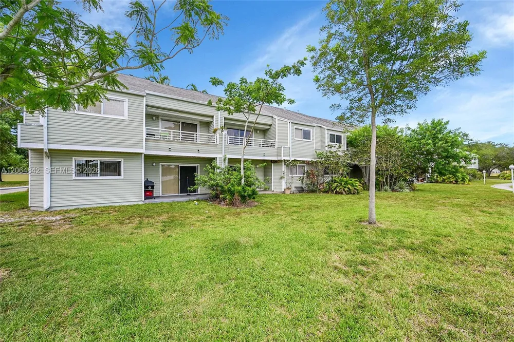 3453 NW 44th St #107 Oakland Park, FL 33309