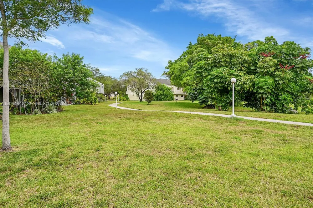 3453 NW 44th St #107 Oakland Park, FL 33309