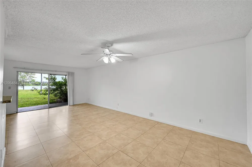 3453 NW 44th St #107 Oakland Park, FL 33309