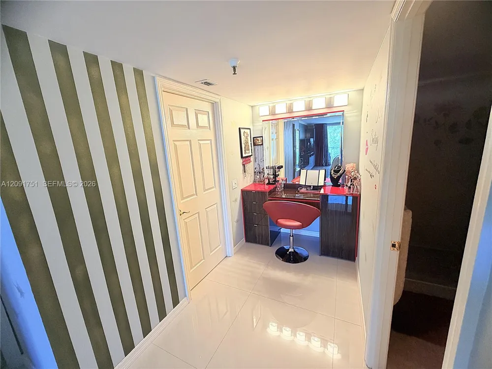 290 174th St #611 Sunny Isles Beach, FL 33160