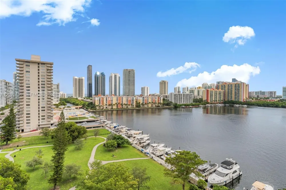 290 174th St #611 Sunny Isles Beach, FL 33160
