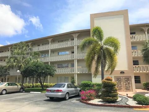 1902 Bermuda Cir #D4