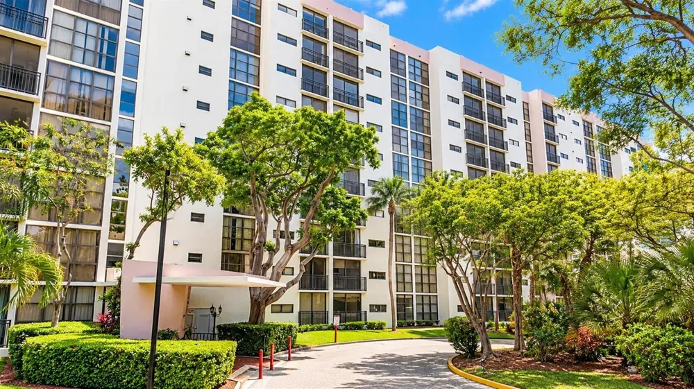 17021 BAY ROAD #816 Sunny Isles Beach, FL 33160
