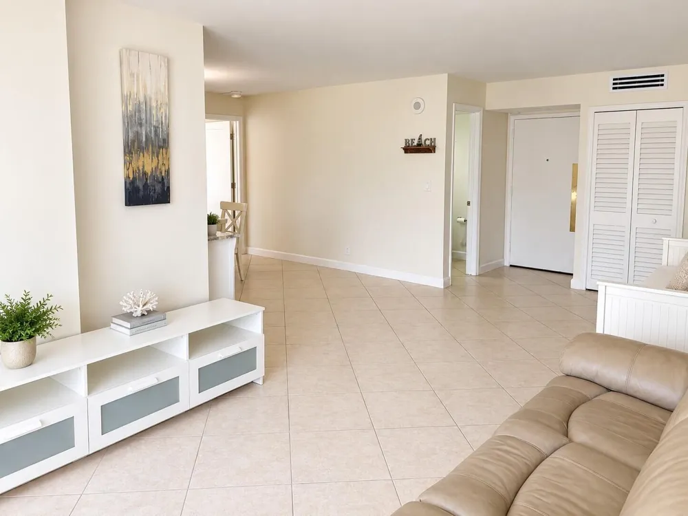 17021 BAY ROAD #816 Sunny Isles Beach, FL 33160