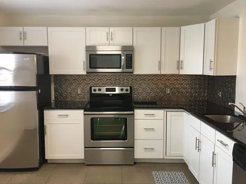 2007 W LAKEVIEW DRIVE W