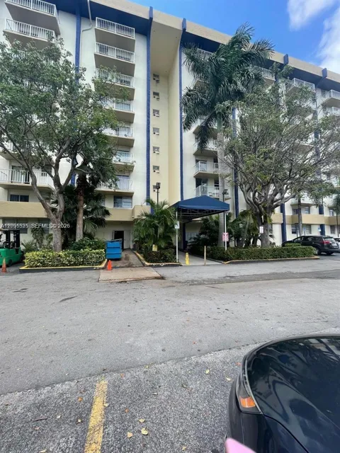 4550 NW 9th St #102E