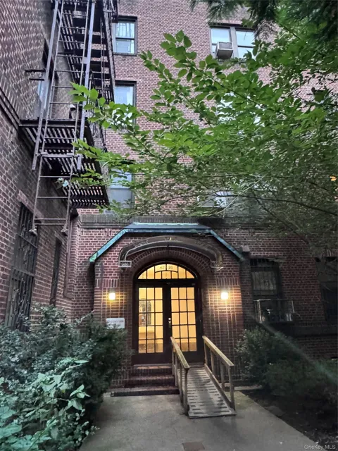 4220 Kissena Blvd  Apt D2