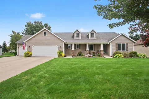 898 Mid Bluff Drive