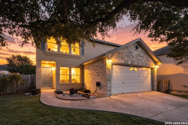 8018 CHESTNUT BLUFF DR Converse, TX 78109