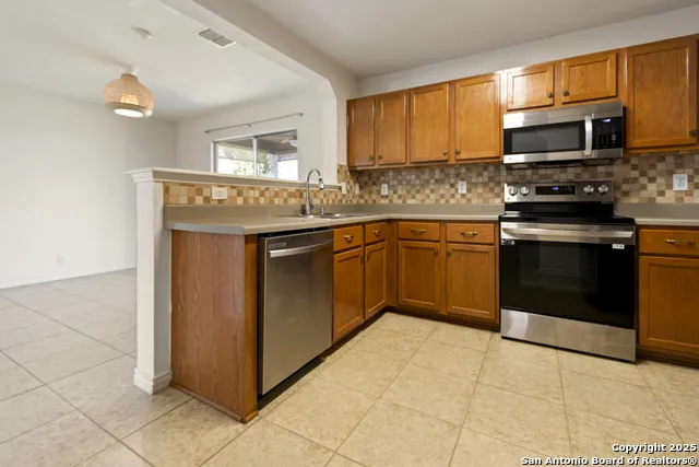 335 Cedron Chase San Antonio, TX 78253