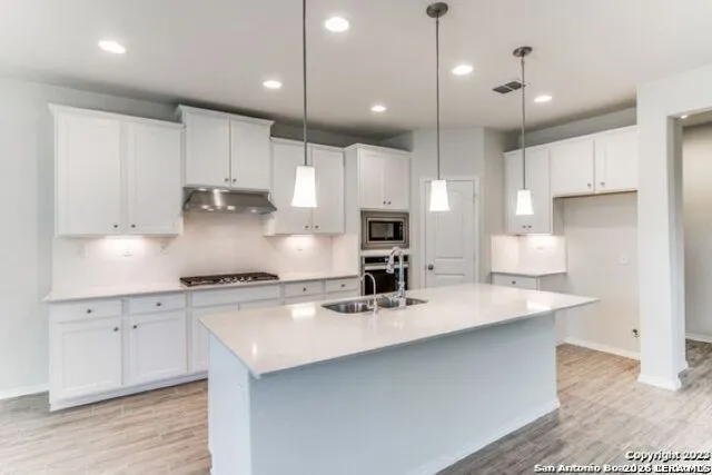 332 Aberdeen Boerne, TX 78015