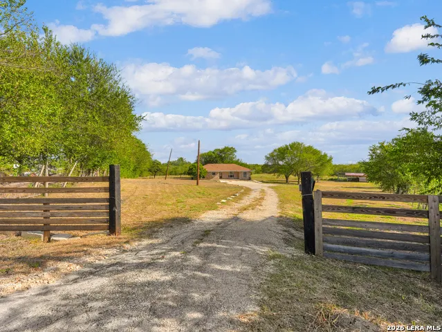 101 MONTZ PT Kyle, TX 78640