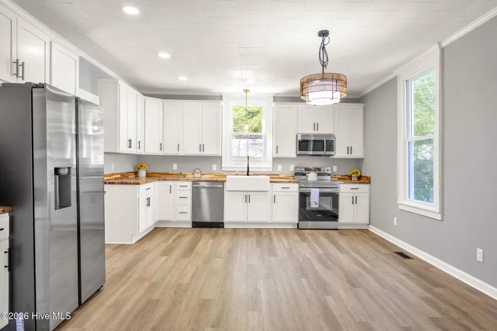 806 W Roseboro Street Roseboro, NC 28382