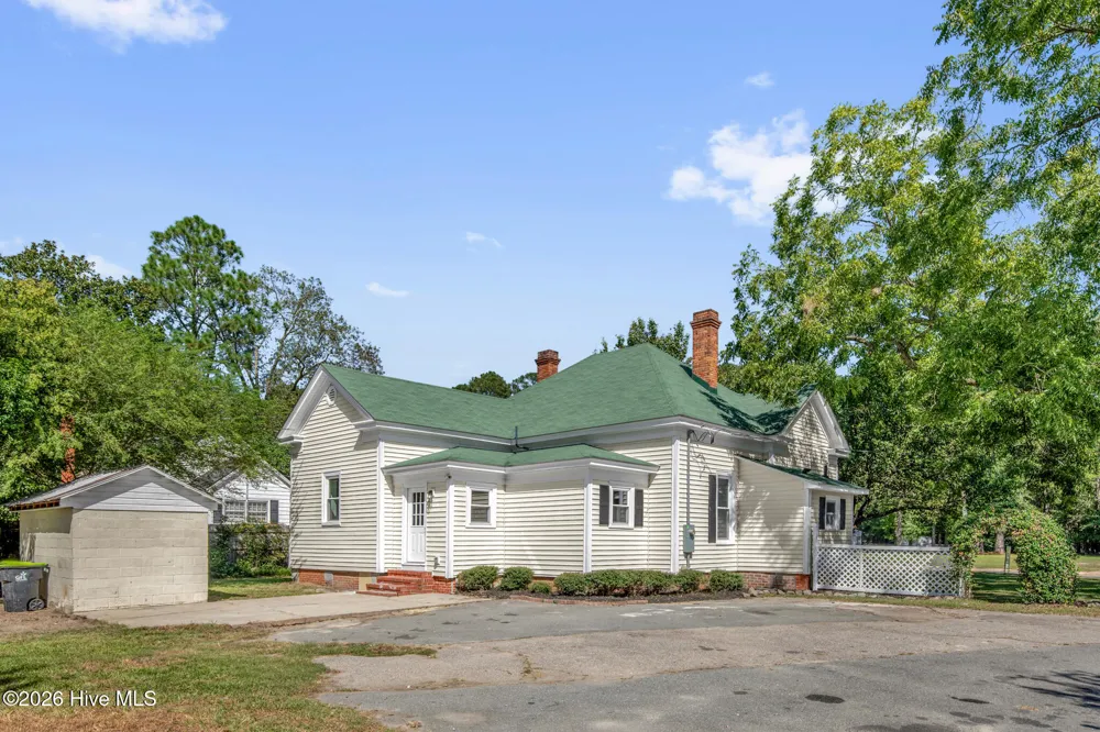 806 W Roseboro Street Roseboro, NC 28382