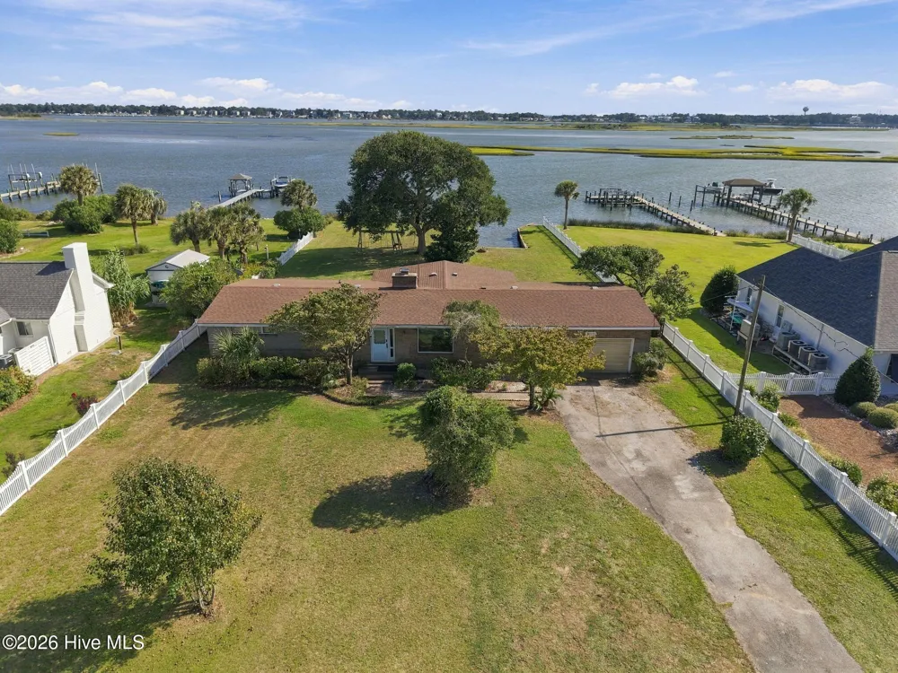563 Neptune Drive Cape Carteret, NC 28584