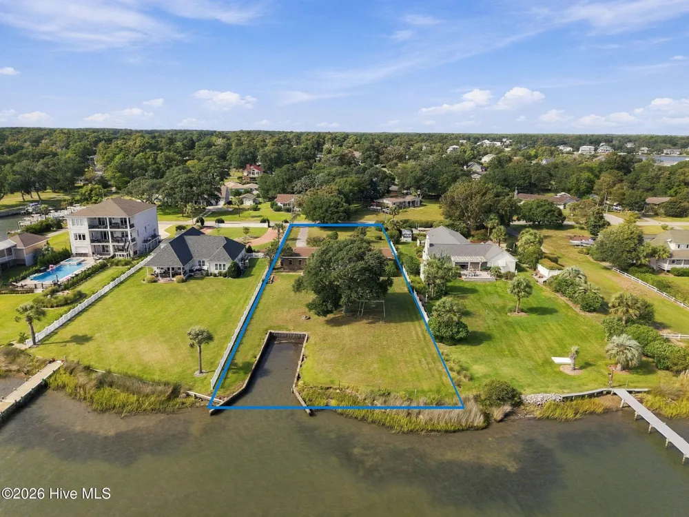 563 Neptune Drive Cape Carteret, NC 28584