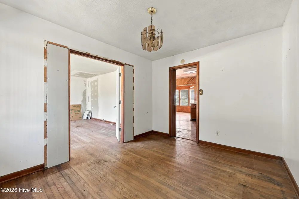 563 Neptune Drive Cape Carteret, NC 28584