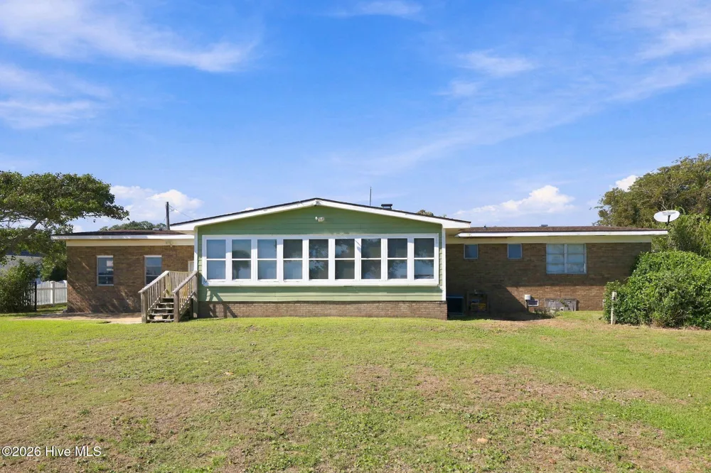 563 Neptune Drive Cape Carteret, NC 28584